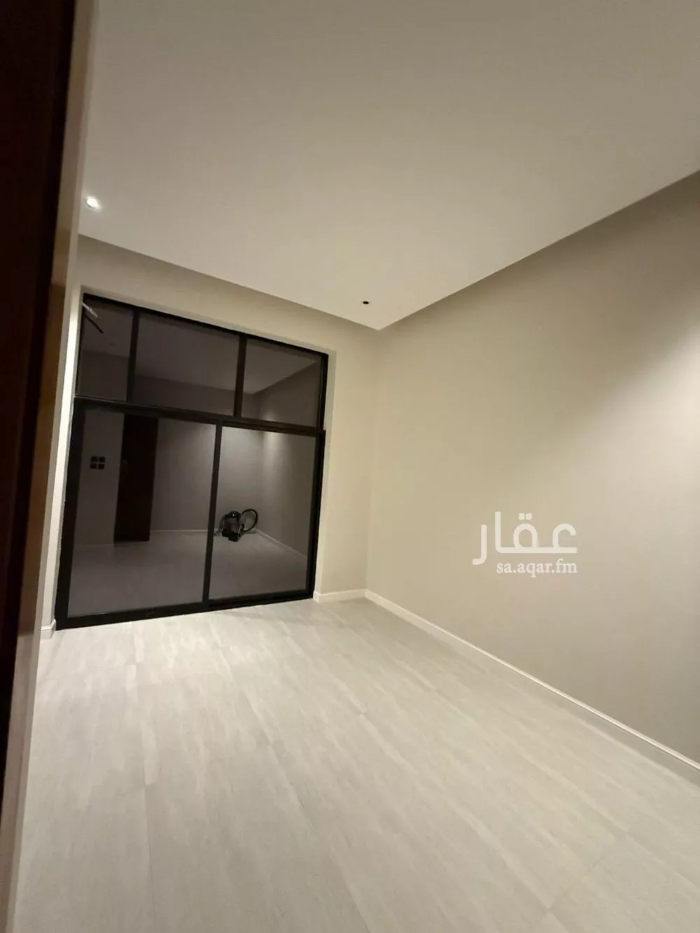 فيلا 6 غرف في النرجس 10