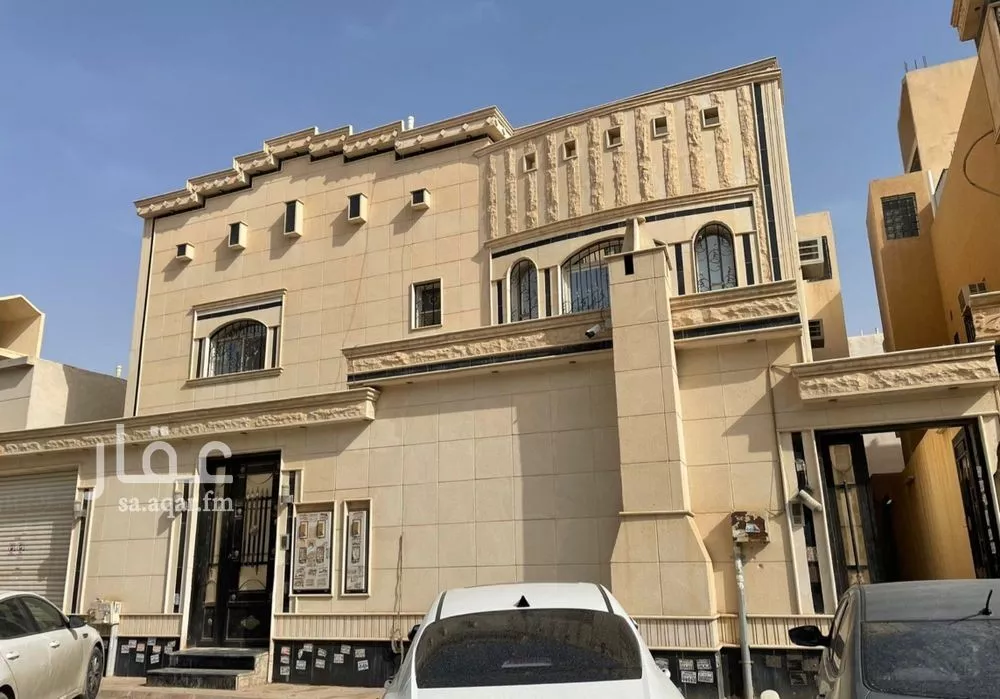 6 bedroom villa in Al Janadriyah 2
