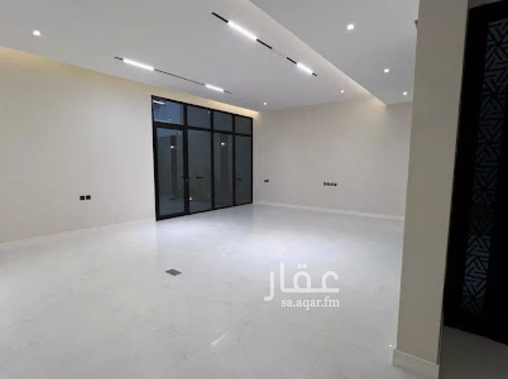 6 bedroom villa in Al Mahdiyyah 9