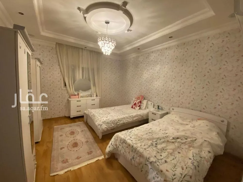 8 bedroom villa in Irqah 11