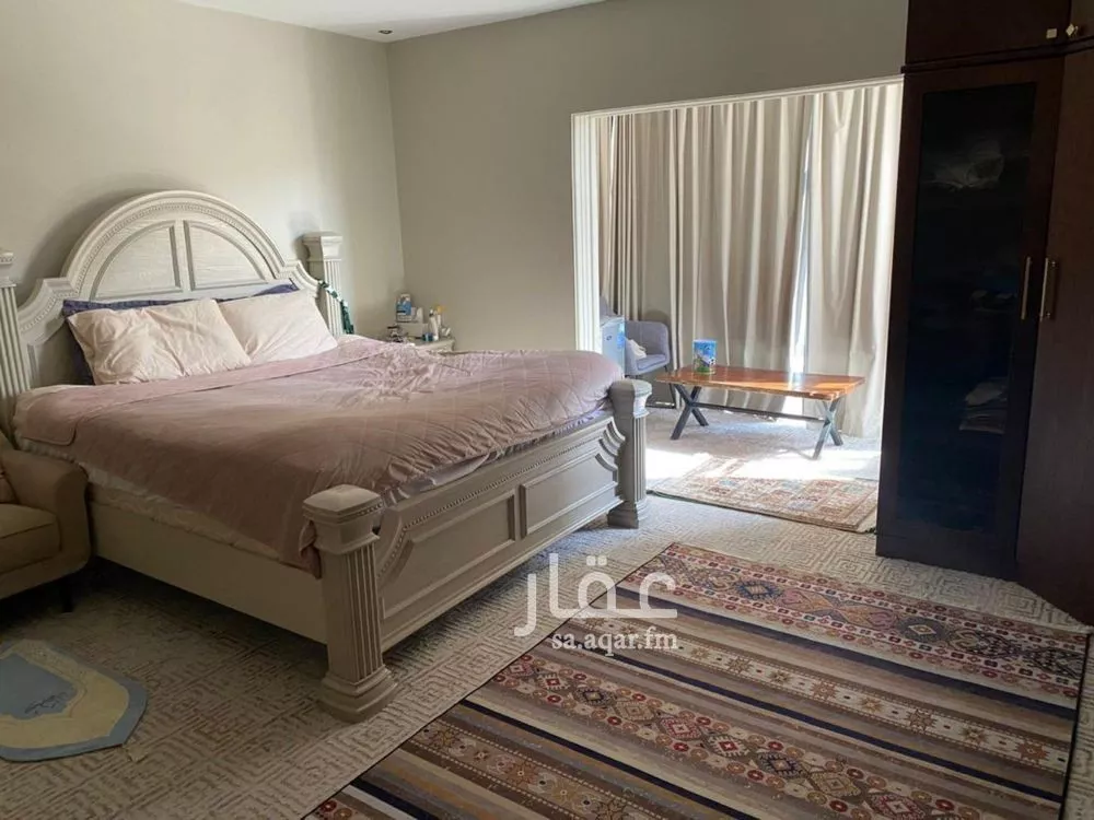 8 bedroom villa in Irqah 3