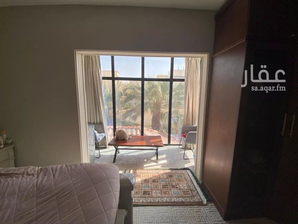 8 bedroom villa in Irqah 8