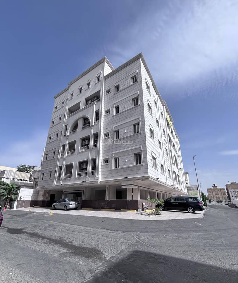 4 bedroom apartment in Al Rabwa, Jeddah 4