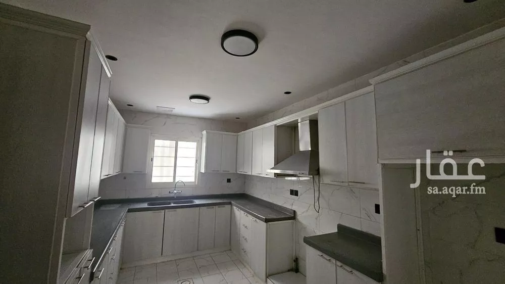 9 bedroom apartment in Granada 2