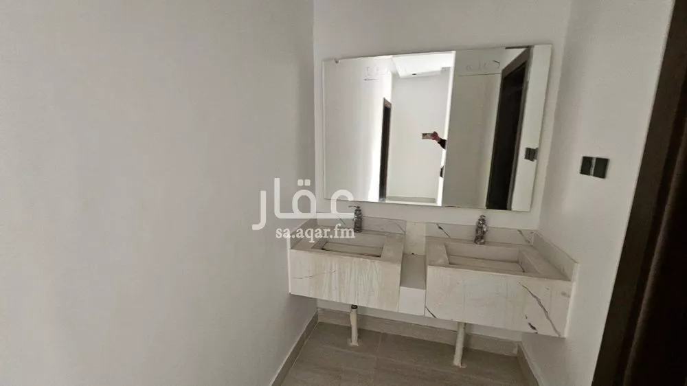 9 bedroom apartment in Granada 14