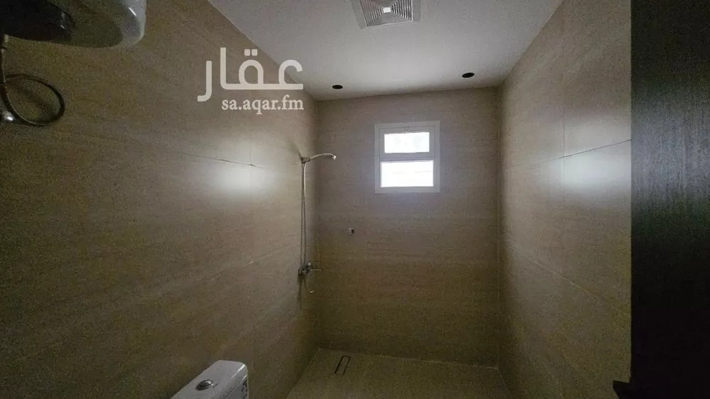 9 bedroom apartment in Granada 5