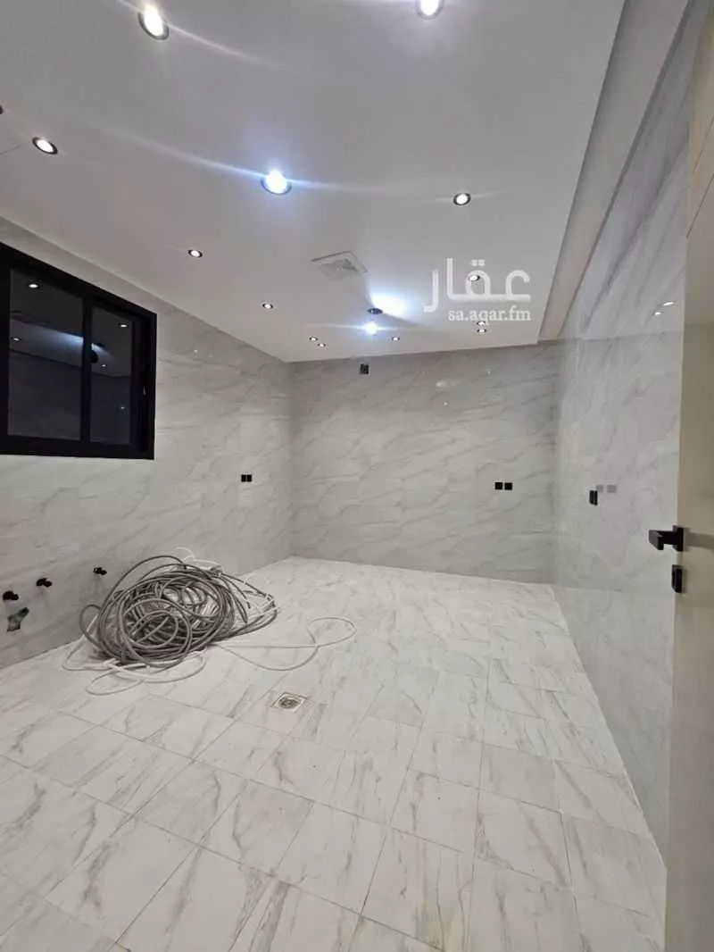 4 bedroom villa in Al Uraija Al Gharbiyah 12