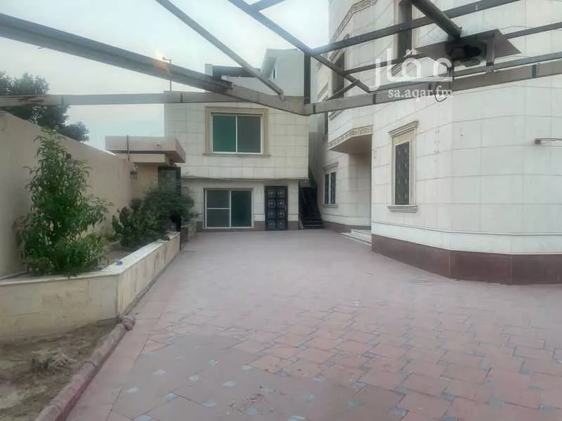 4 bedroom villa in King Fahd 4