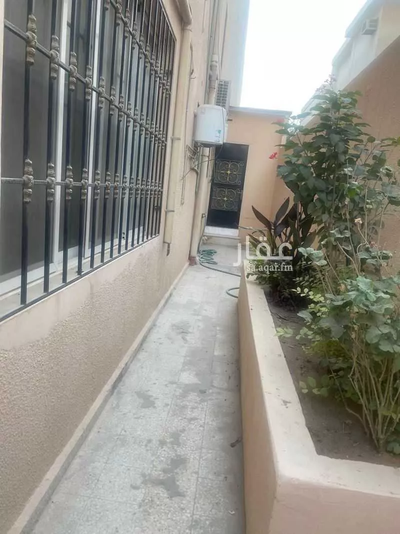 4 bedroom villa in King Fahd 10