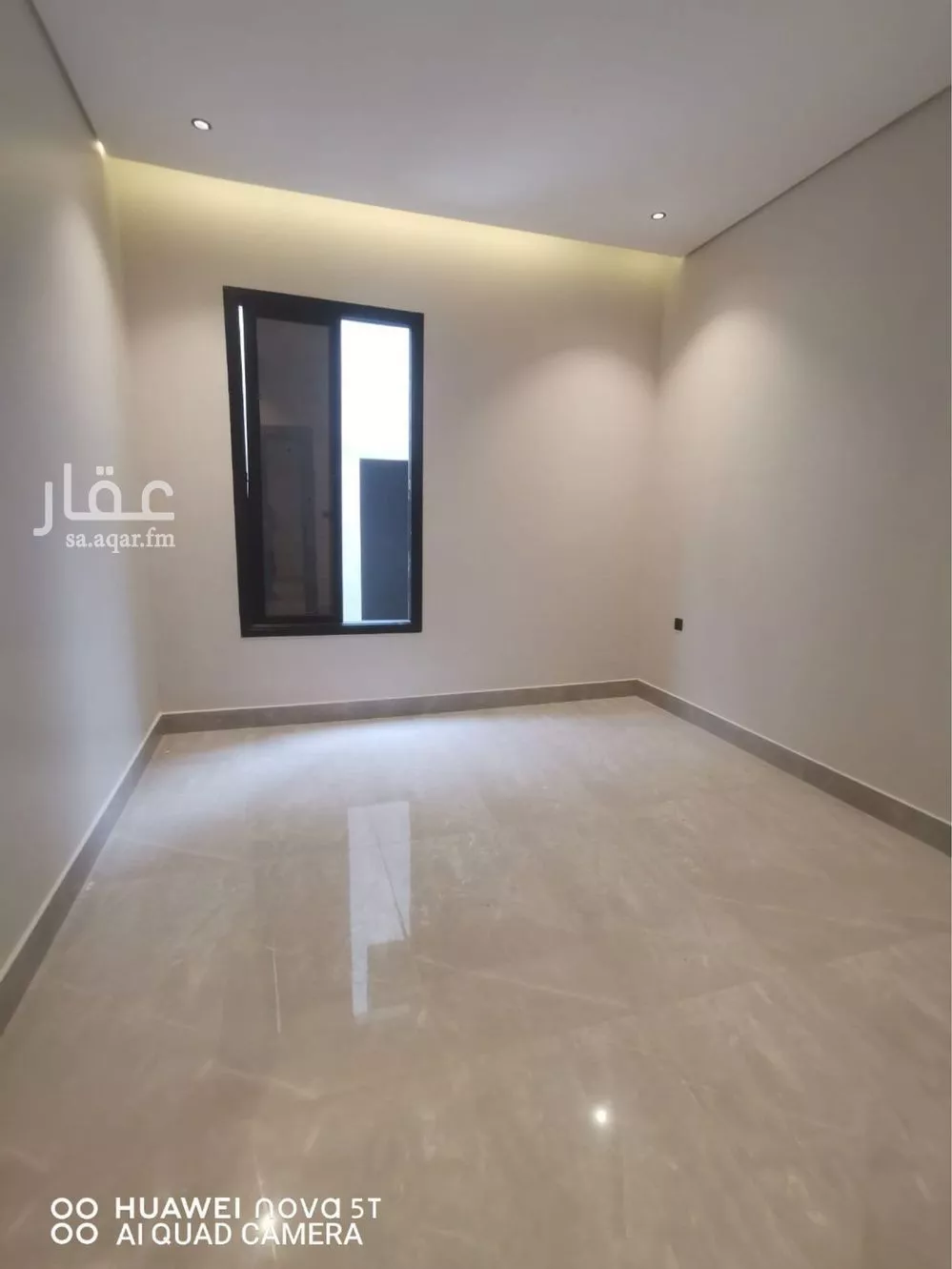 فيلا 7 غرف في الشرق 10