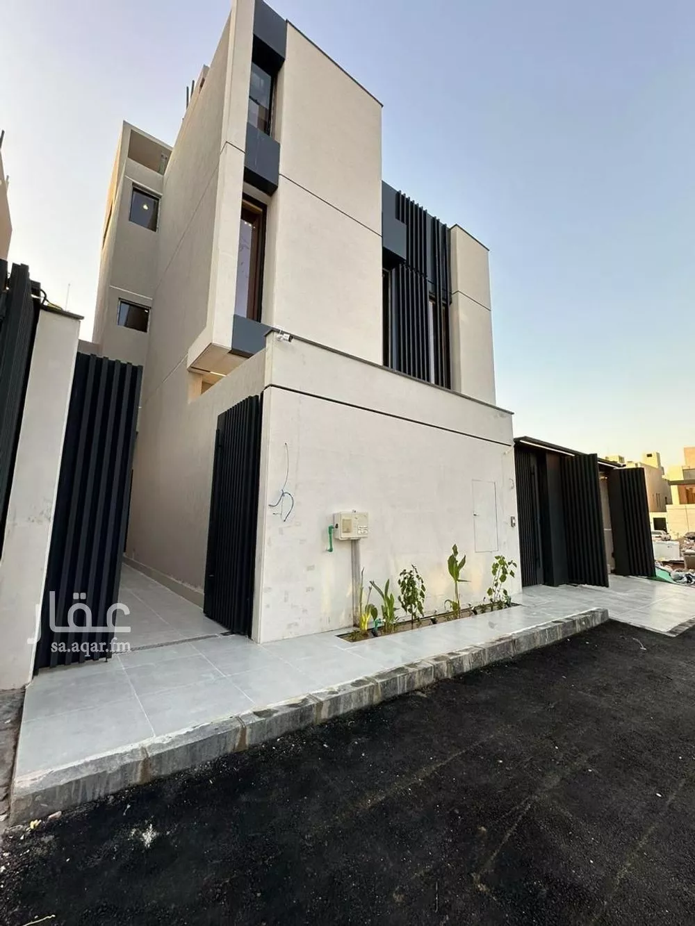 5 bedroom villa in Al Rimal 3