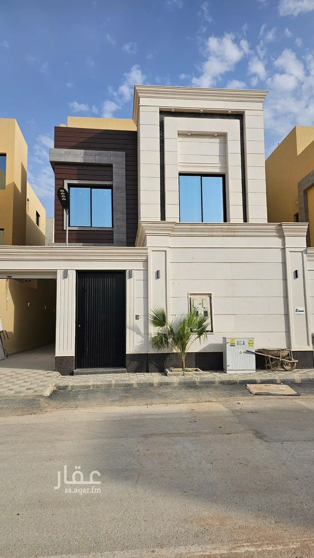 4 bedroom duplex in Al Janadriyah 20