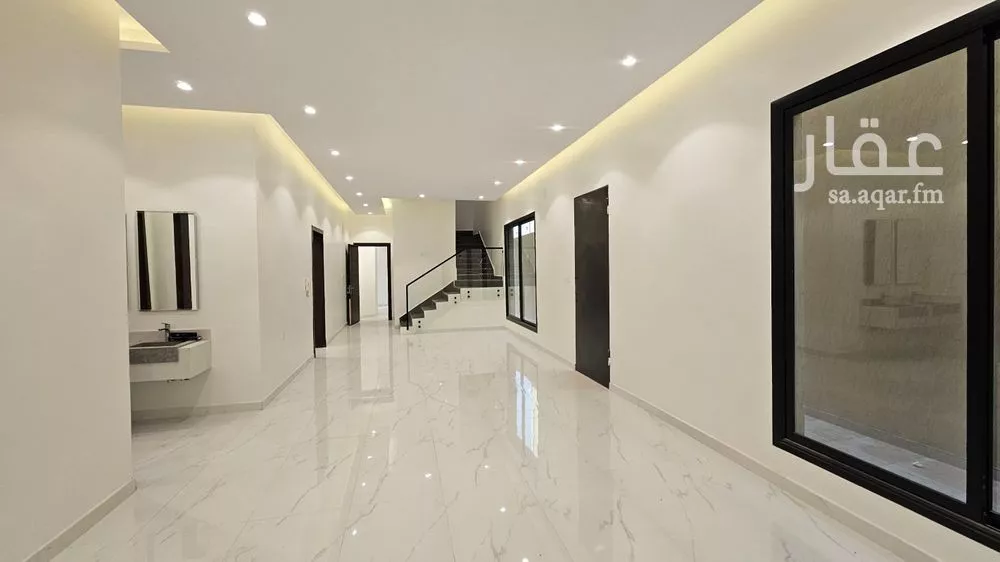 4 bedroom duplex in Al Janadriyah 4