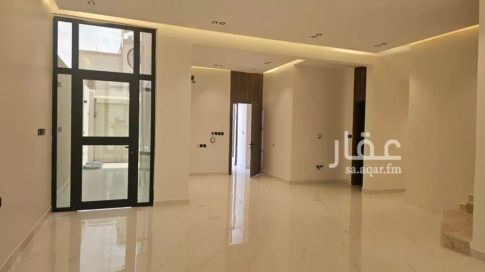 4 bedroom villa in Ash Sharq 9
