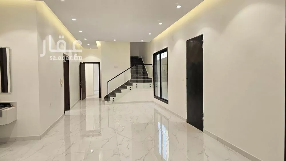 5 bedroom villa in Al Janadriyah 5