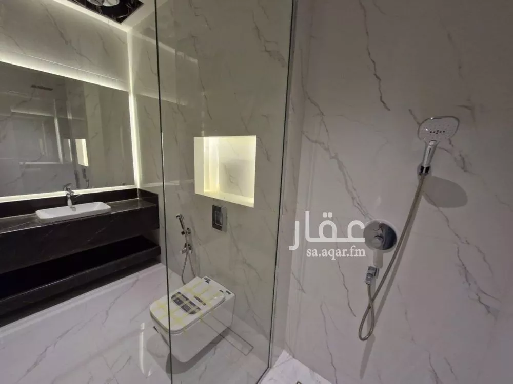 5 bedroom villa in Al Aridh 11