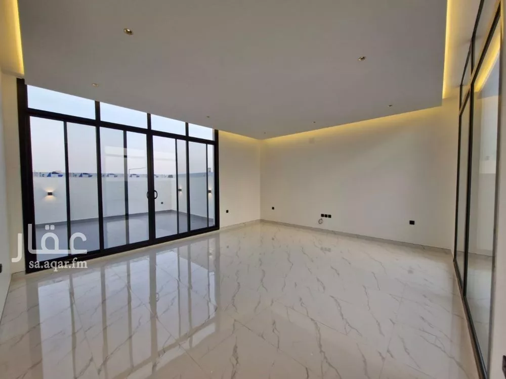 5 bedroom villa in Al Aridh 5