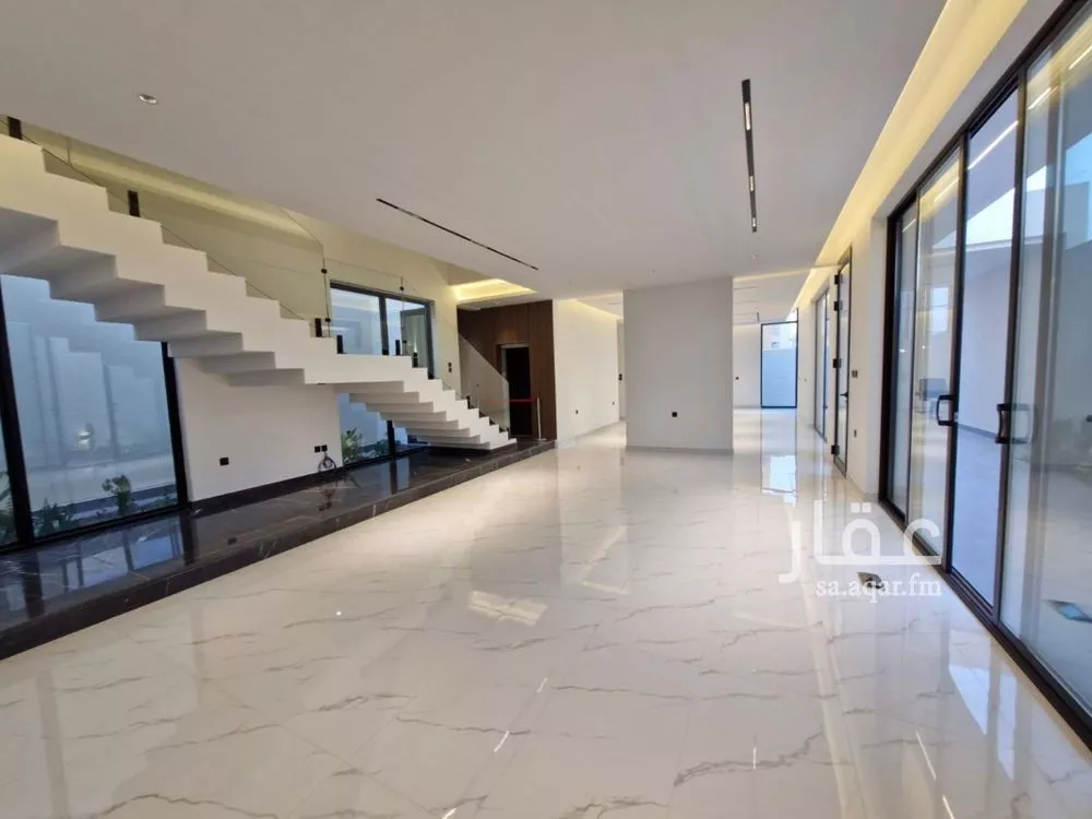 5 bedroom villa in Al Aridh 8