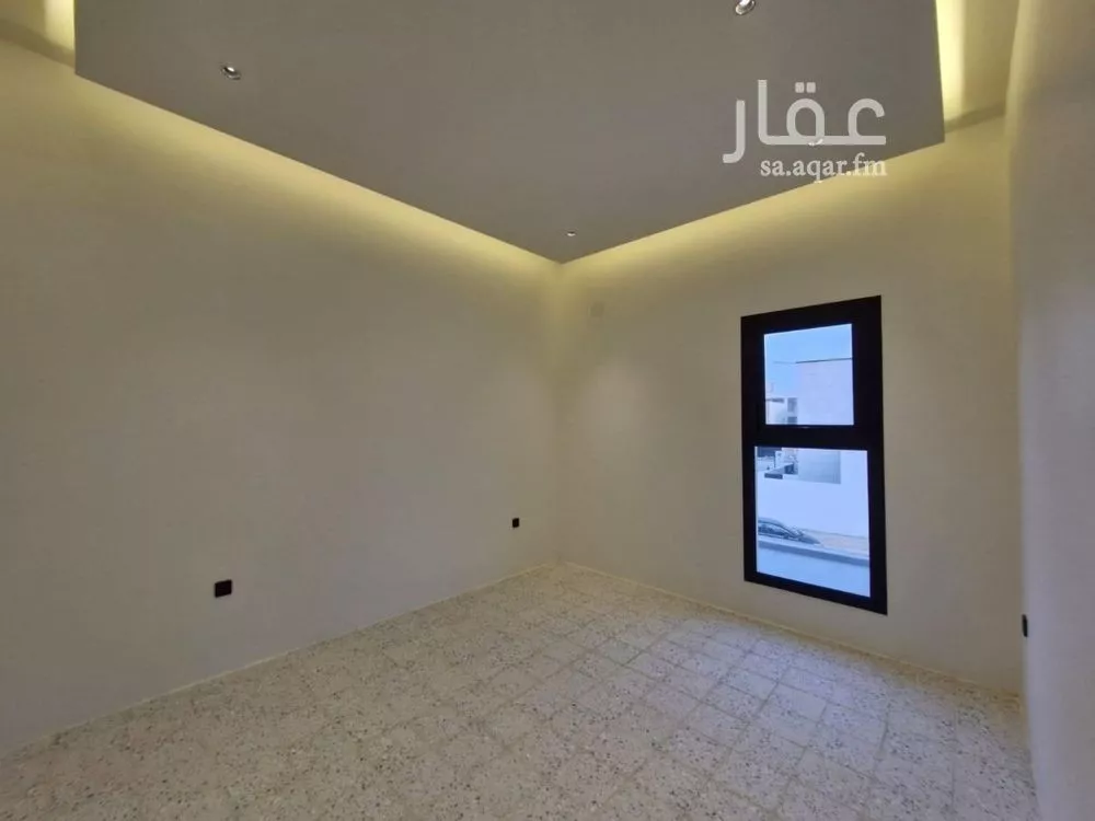5 bedroom villa in Al Aridh 9