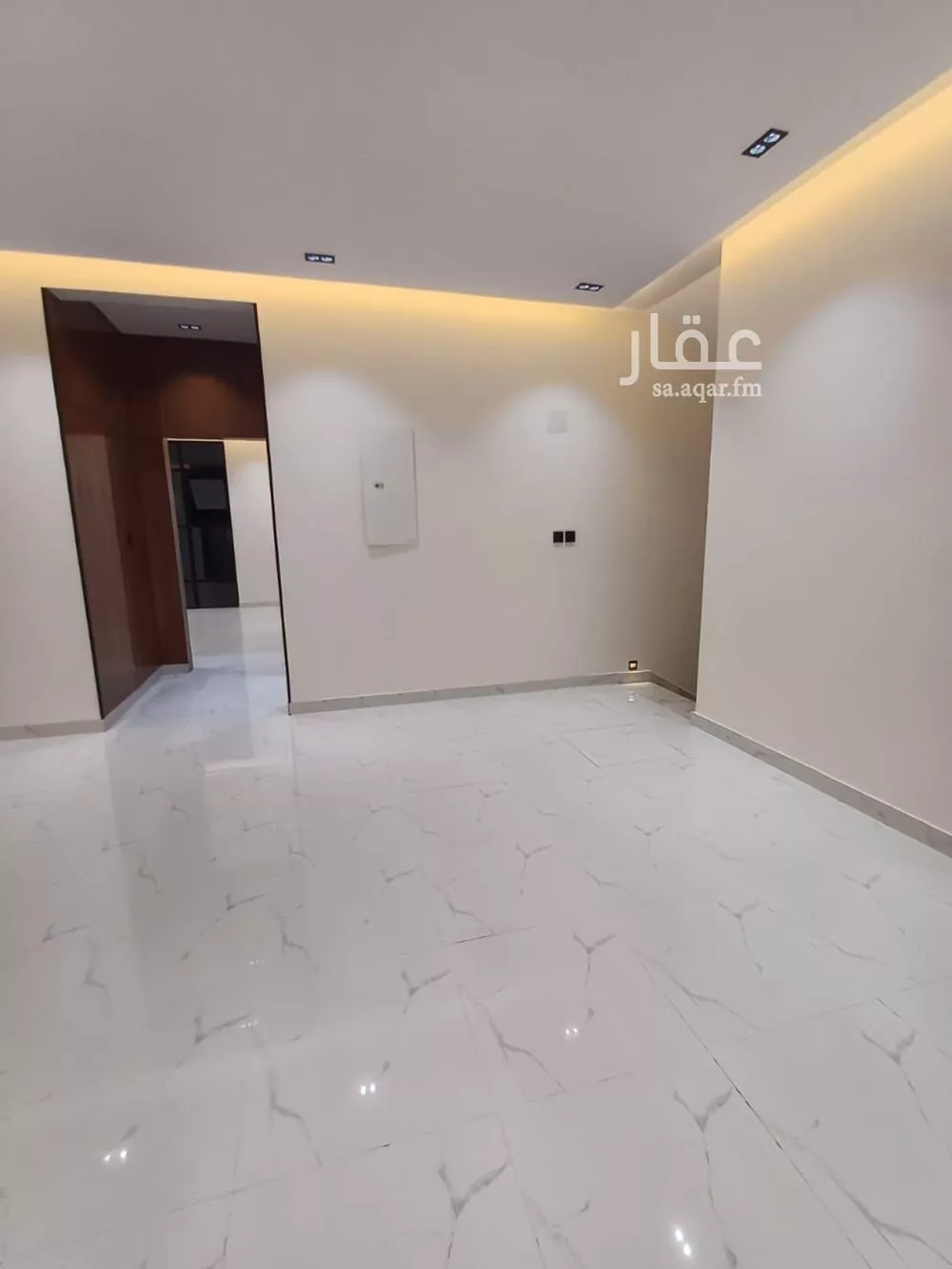 فيلا 8 غرف في الخليج 15