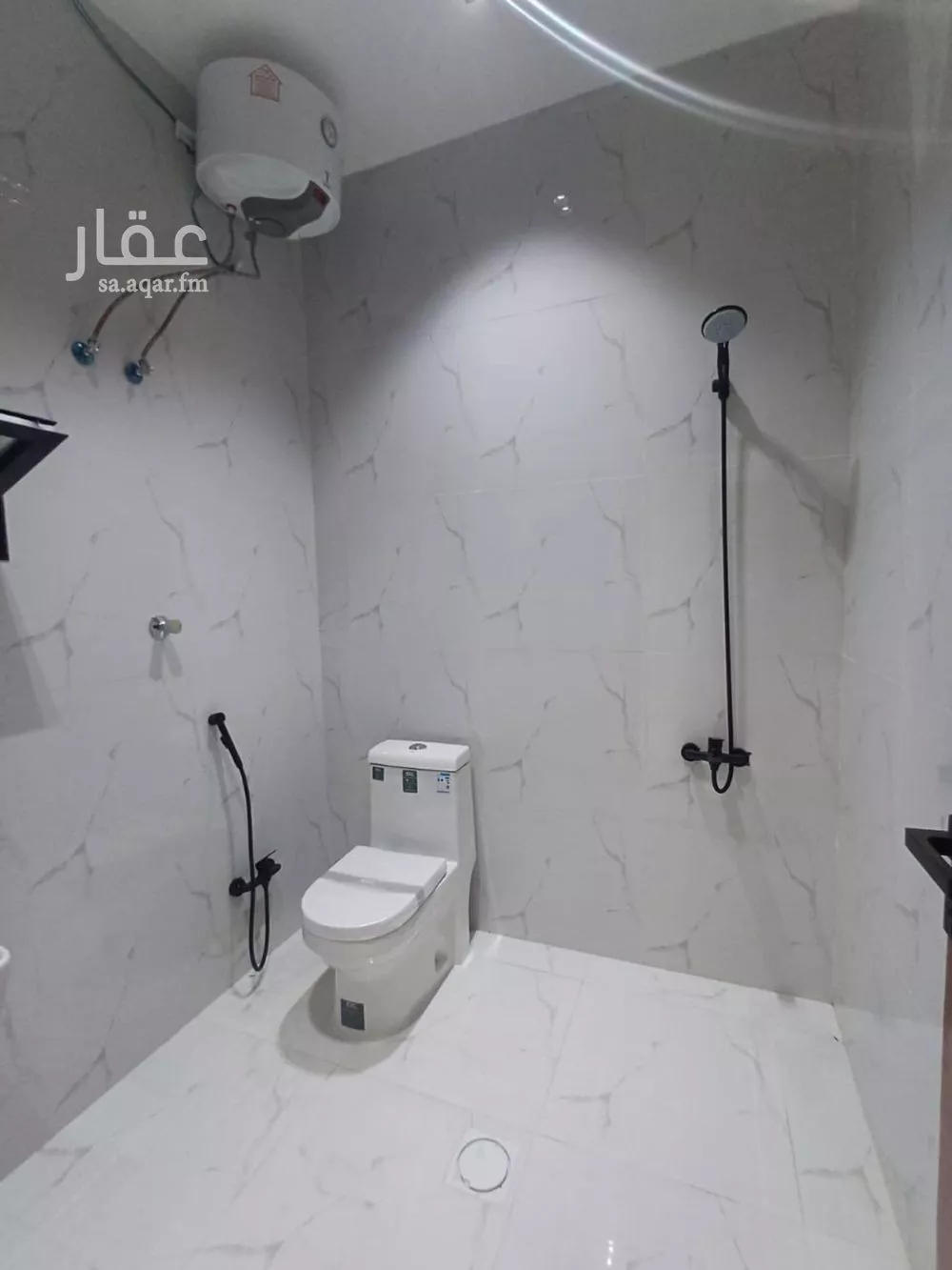 فيلا 8 غرف في الخليج 23