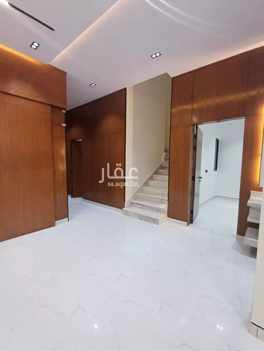 فيلا 8 غرف في الخليج 6