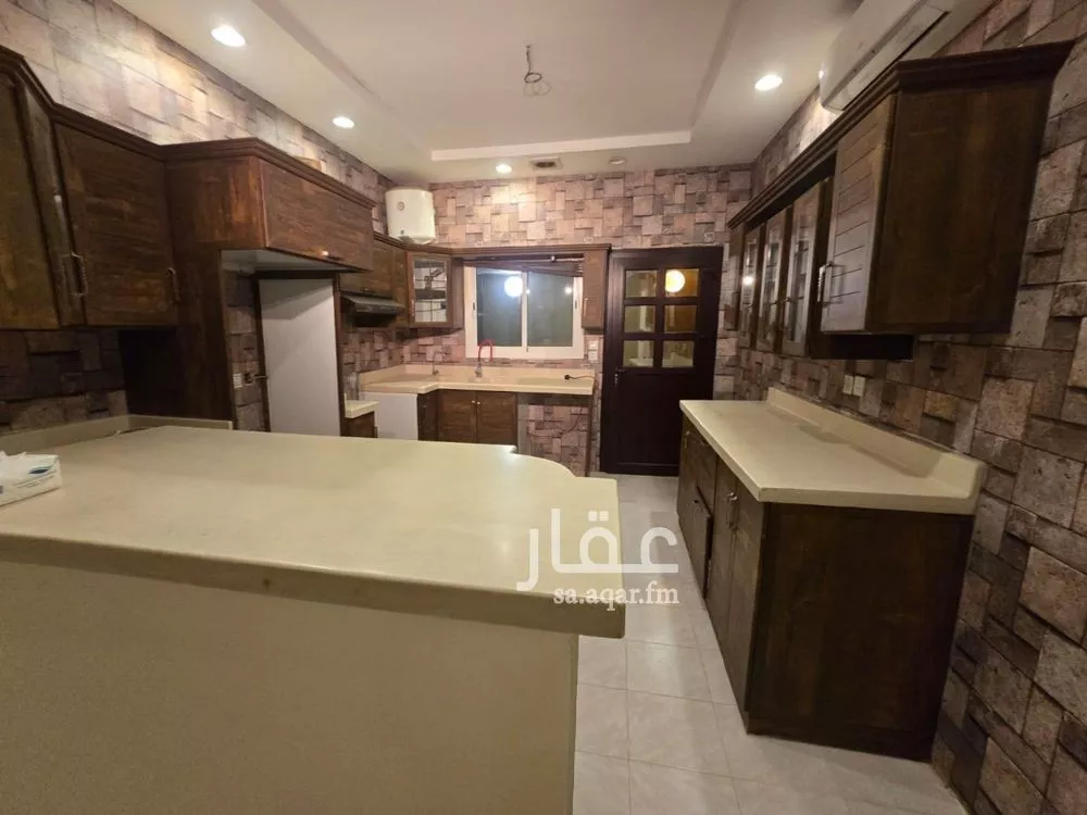 5 bedroom villa in Al Yasmin 2