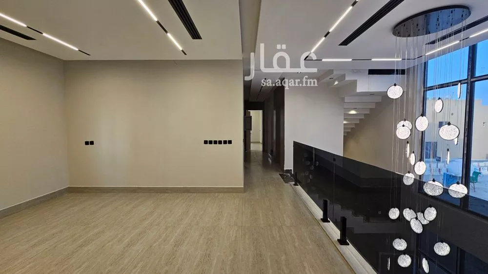 5 bedroom villa in Al Aridh 5