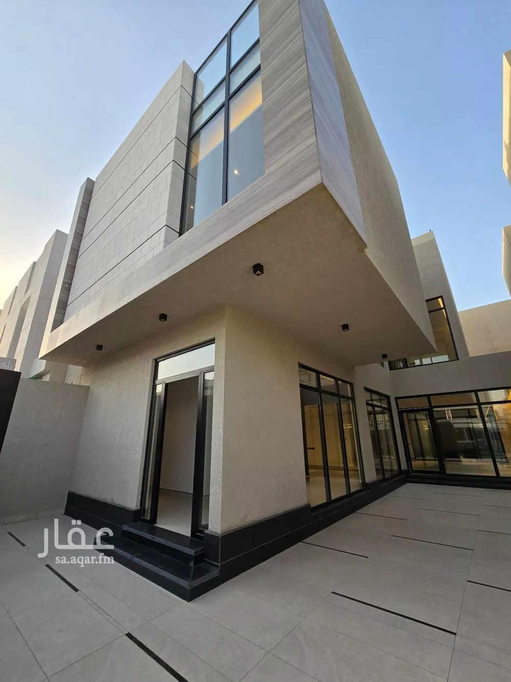 5 bedroom villa in Al Narjis 21