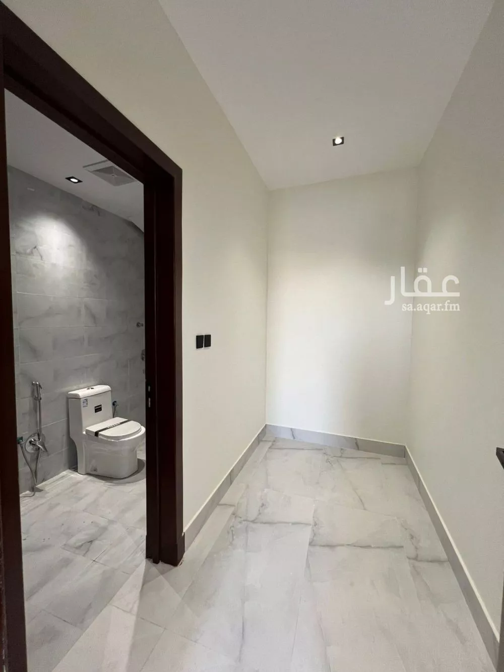 فيلا 5 غرف في طويق 11
