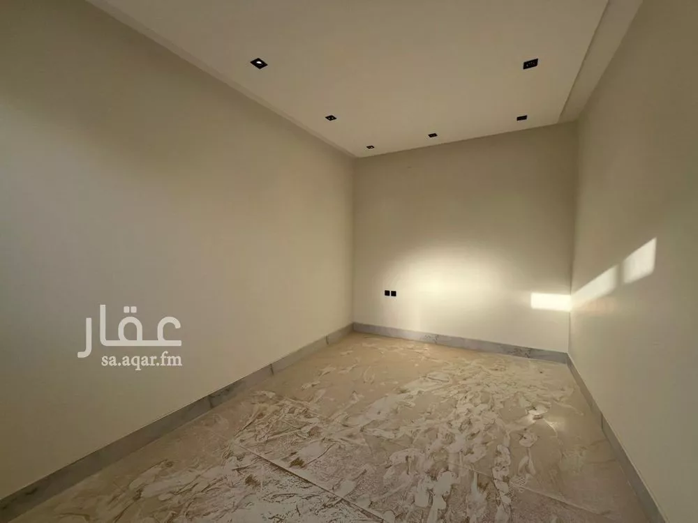 فيلا 5 غرف في طويق 18