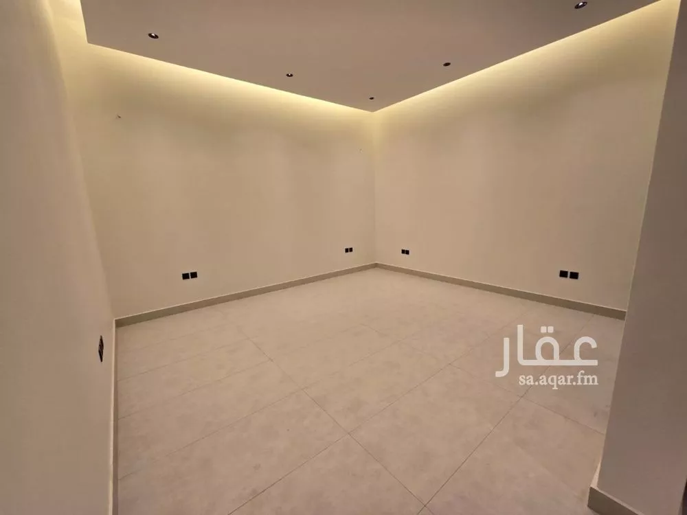 فيلا 4 غرف في العارض 3