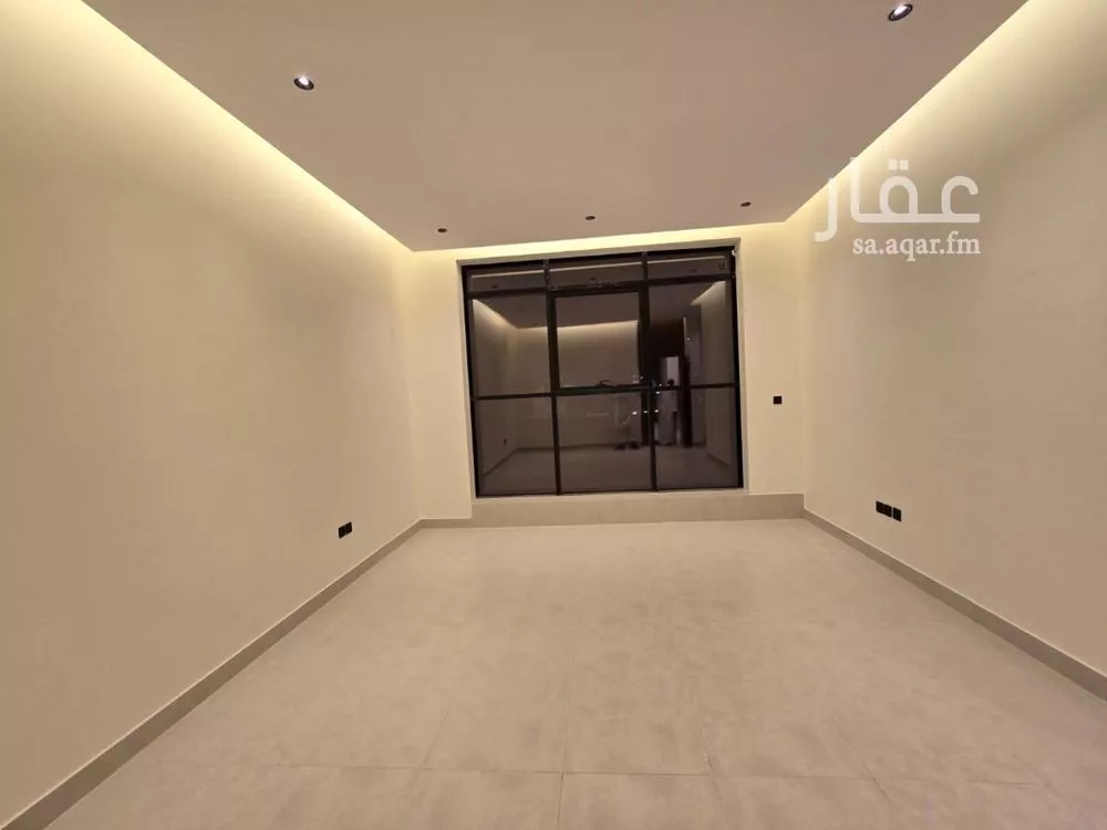 فيلا 4 غرف في العارض 4
