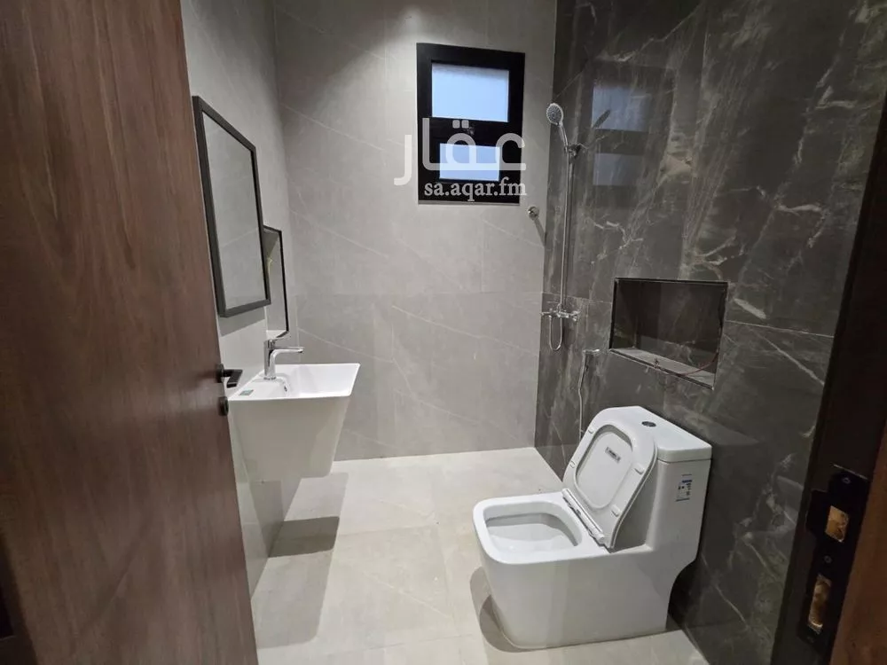 6 bedroom apartment in Qurtubah 13