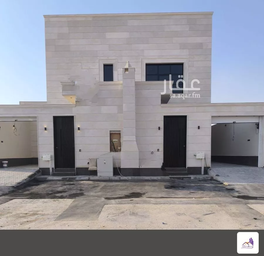 4 bedroom villa in Al Janadriyah 2