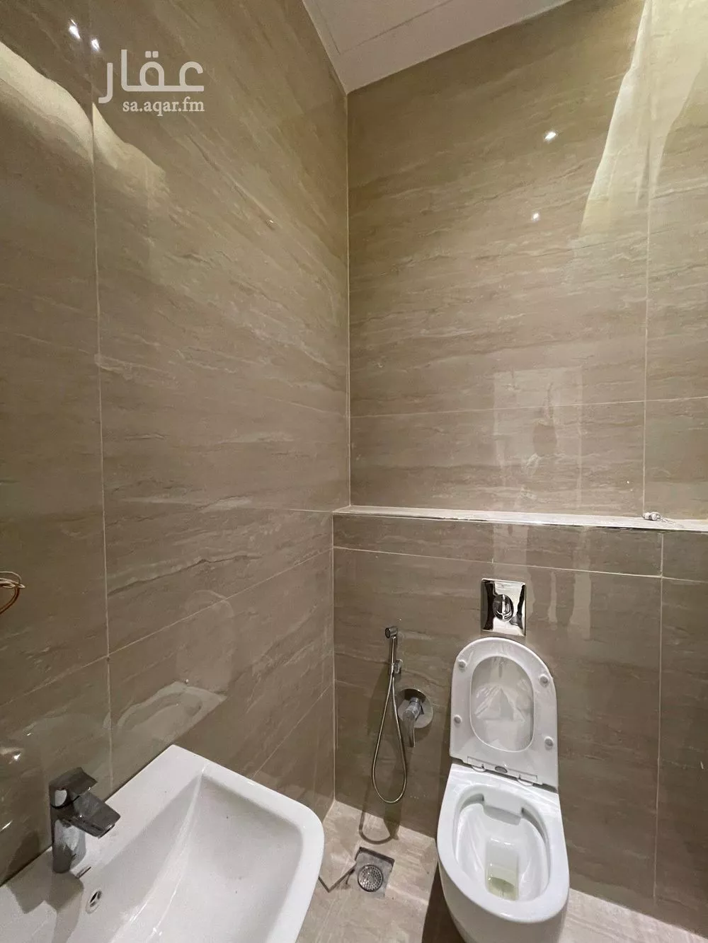 5 bedroom villa in Al Malqa 5