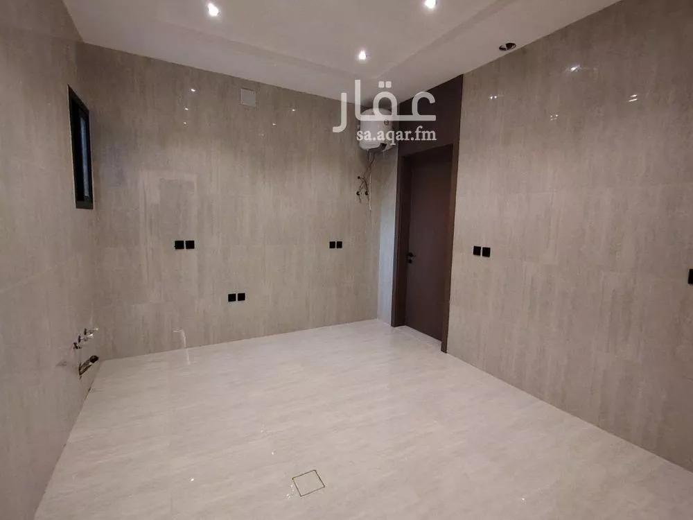 فيلا 6 غرف في الرمال 9