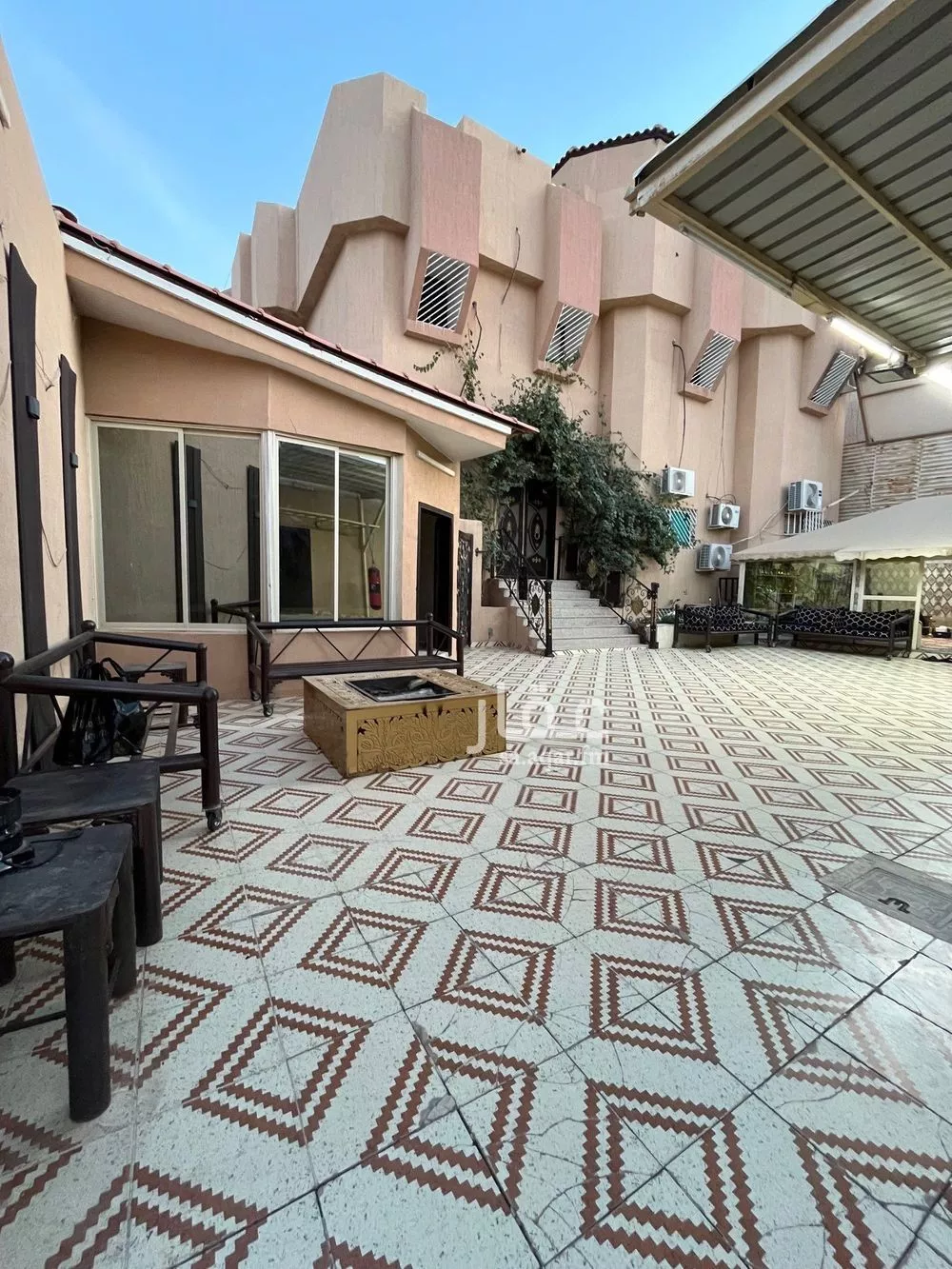 5 bedroom villa in Al Khaleej 2