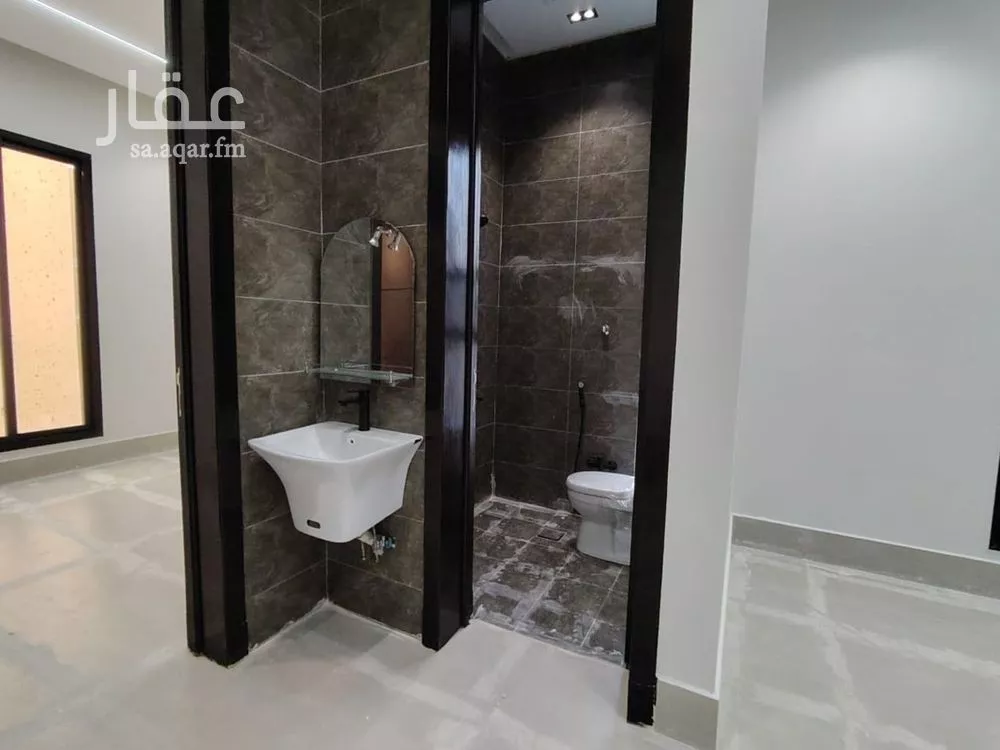 4 bedroom villa in Al Uraija Al Gharbiyah 18