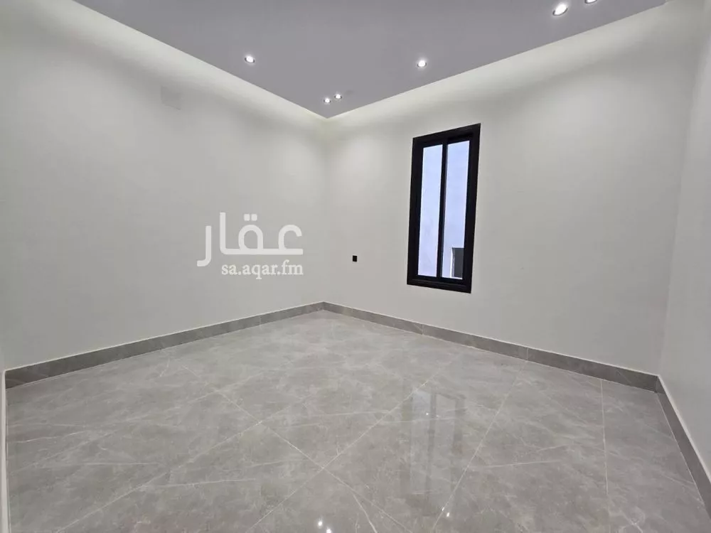 فيلا 5 غرف في الشرق 23