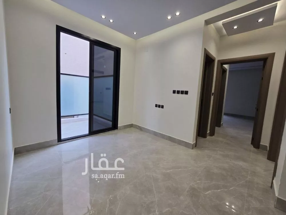 فيلا 5 غرف في الشرق 8