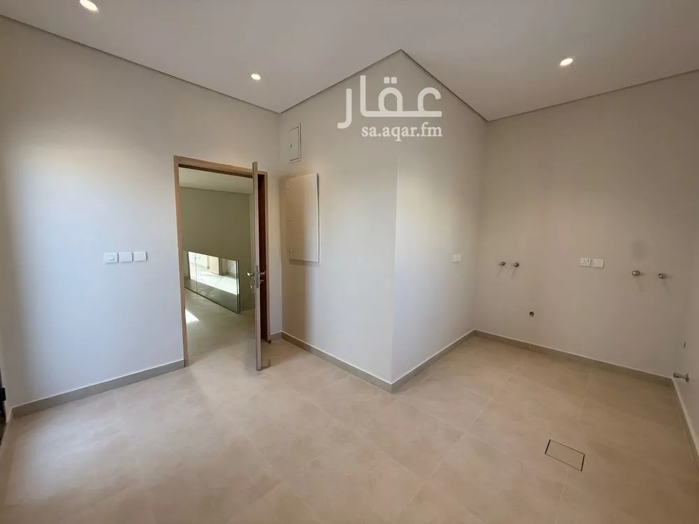 5 bedroom villa in Salah Ad Din 21