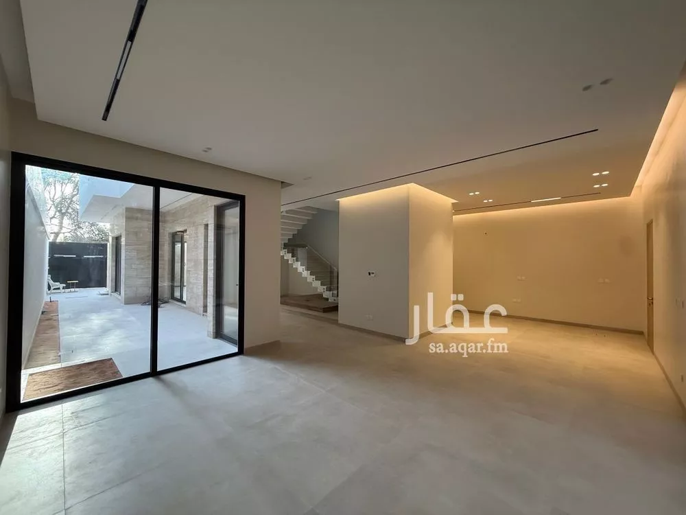 5 bedroom villa in Salah Ad Din 4