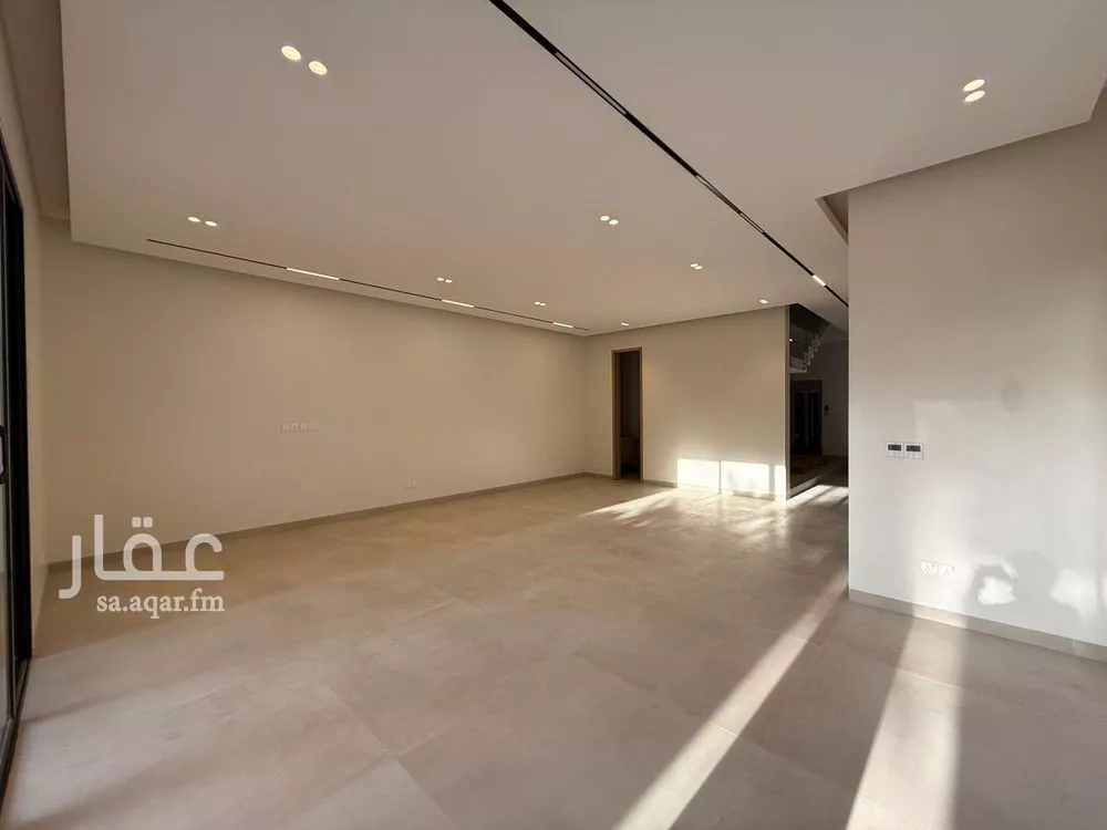 5 bedroom villa in Salah Ad Din 6
