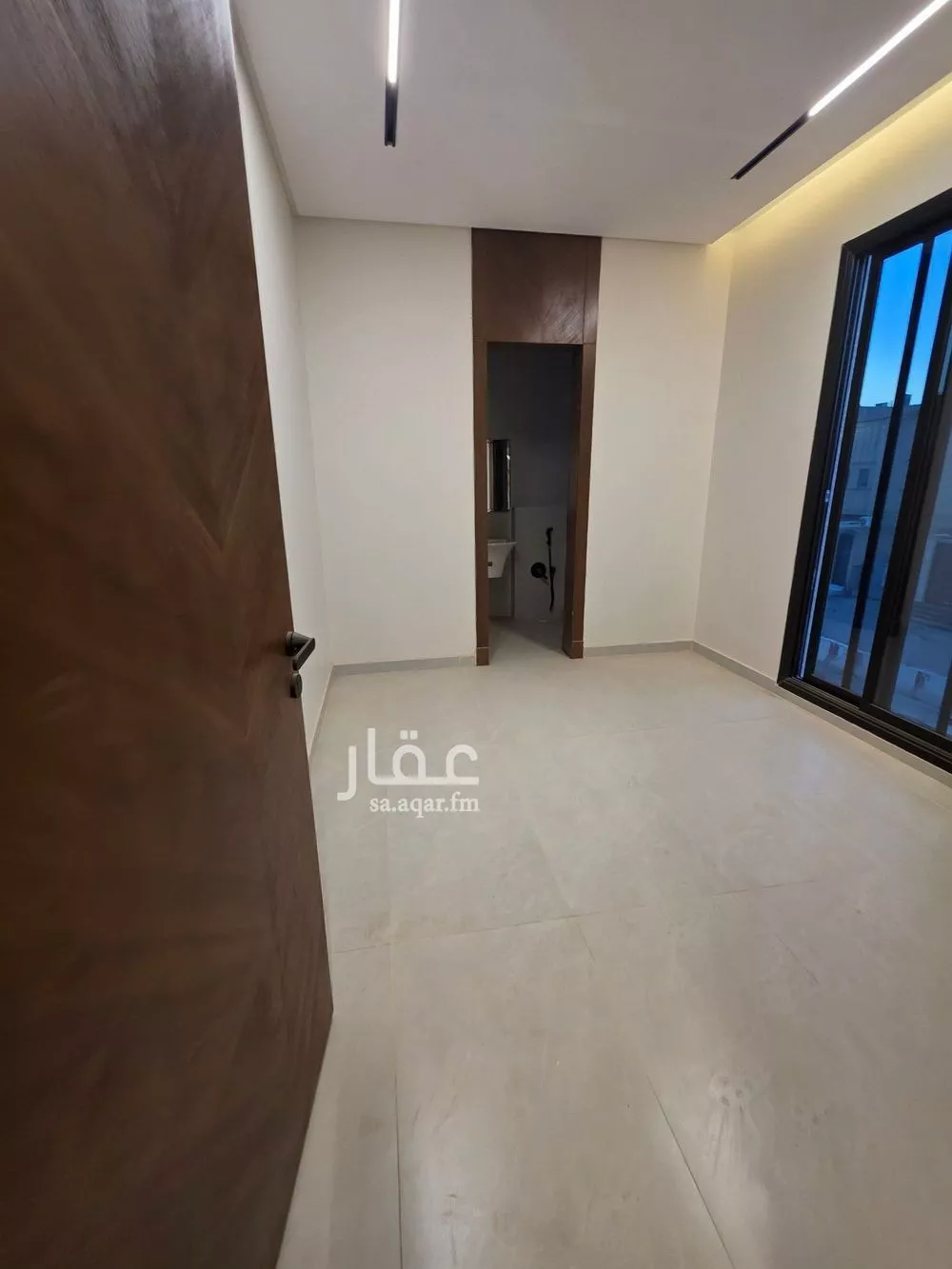 5 bedroom villa in Dhahrat Namar 7