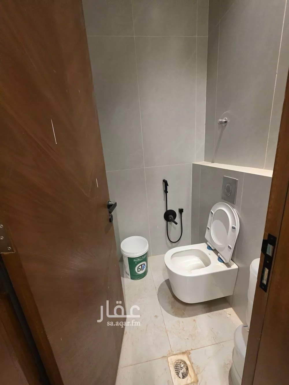 5 bedroom villa in Dhahrat Namar 9