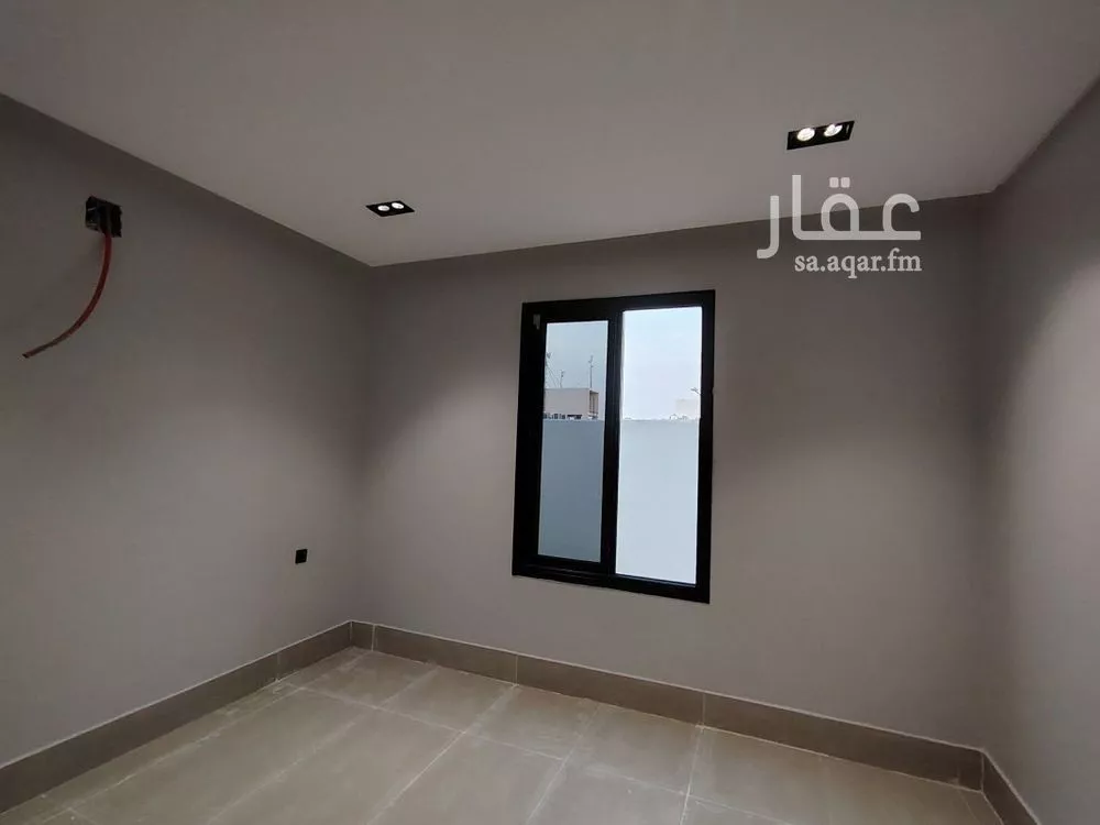 فيلا 5 غرف في عكاظ 14