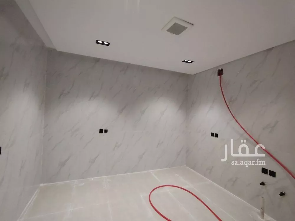 فيلا 5 غرف في عكاظ 16