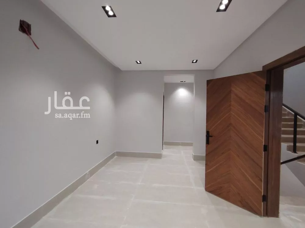 فيلا 5 غرف في عكاظ 20