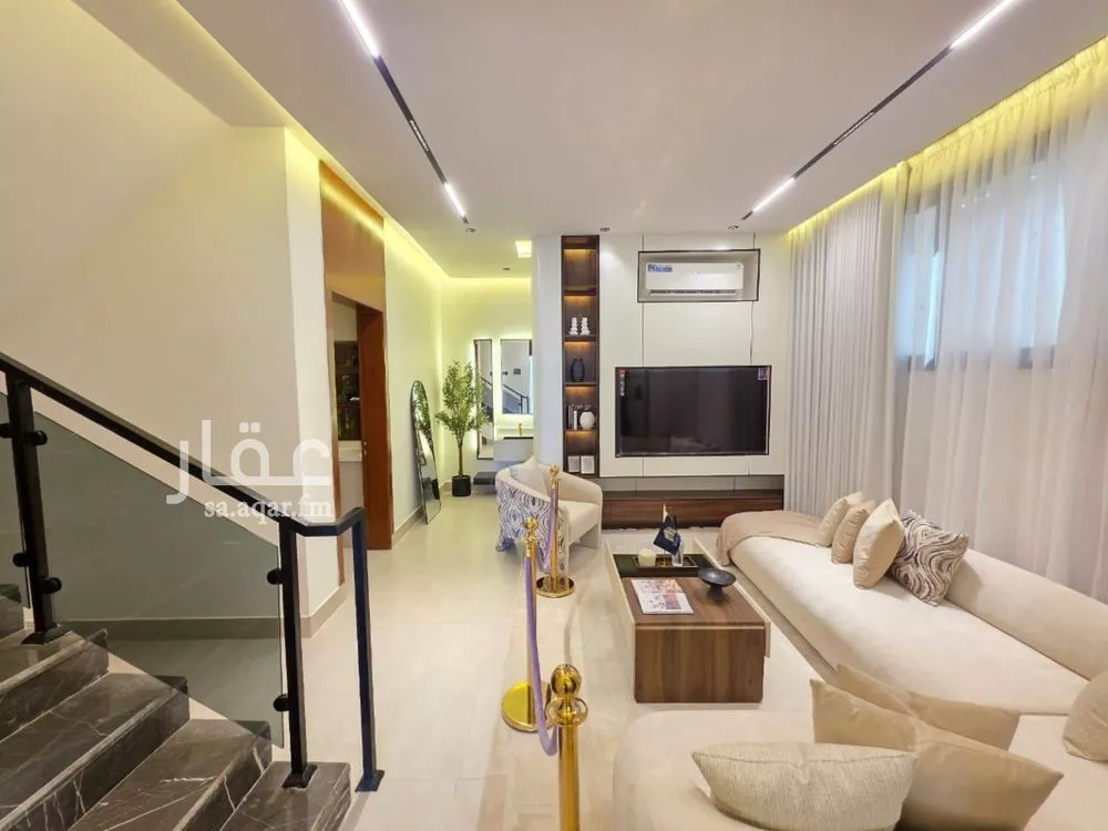 5 bedroom duplex in Okaz 12